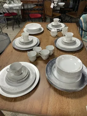 43 Piece Carlion China Set