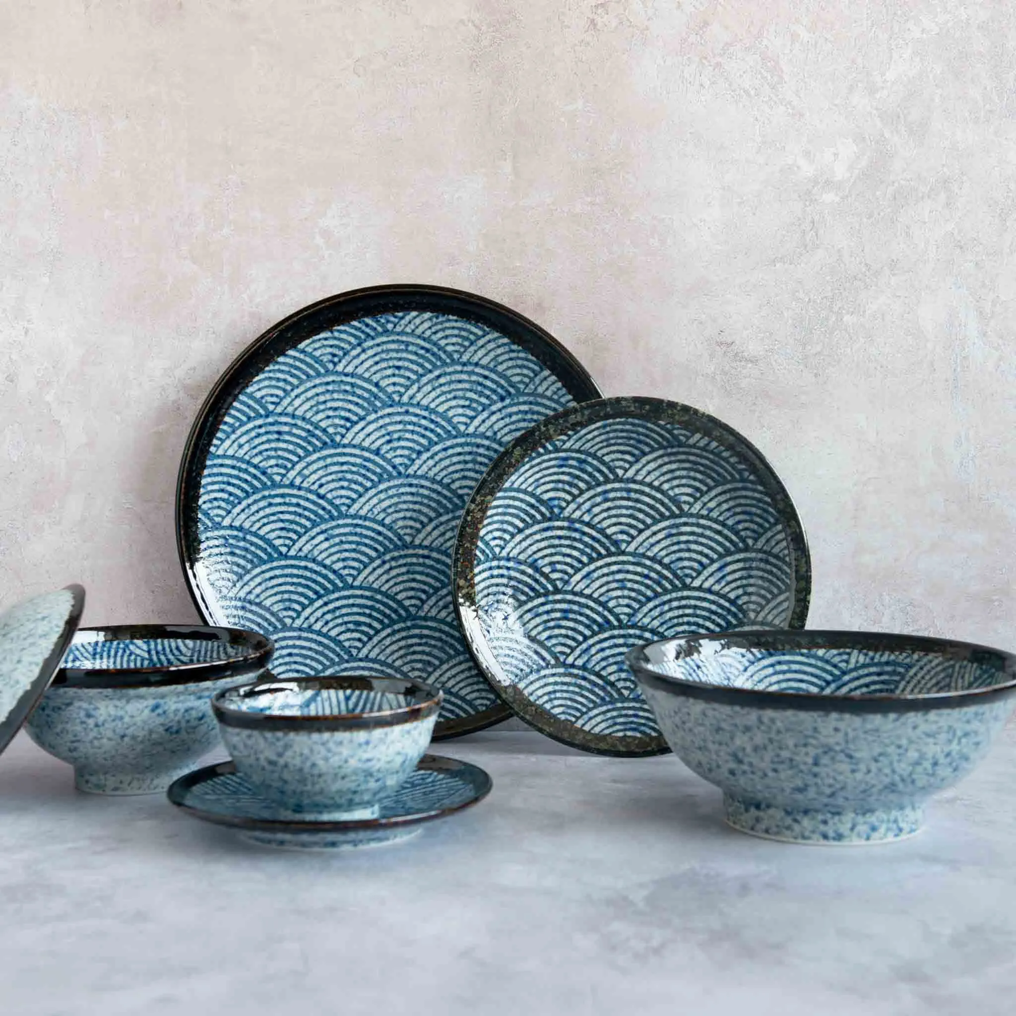 Blue Wave Medium Plate, 22cm